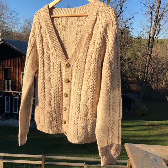 Vintage Hand Knitted Aran Cardigan - Acrylic yarn - L - cream tan colour - Picture 3 of 8